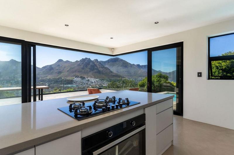6 Bedroom Property for Sale in Hout Bay Western Cape